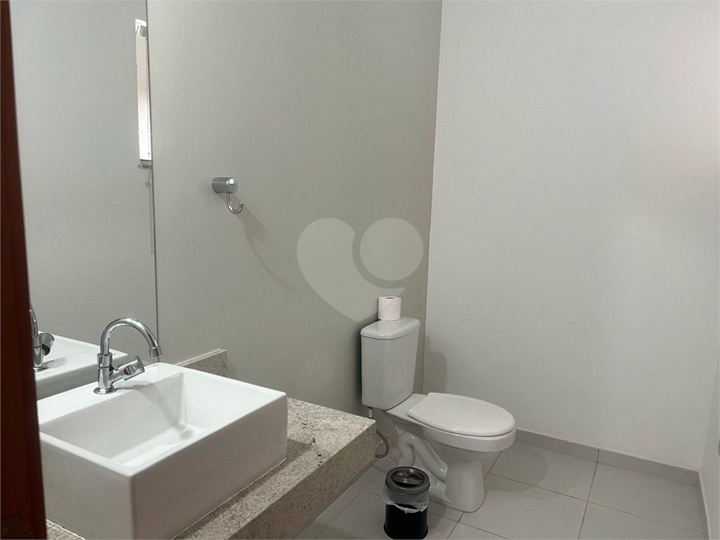 Casa à venda com 4 quartos, sendo 3 suítes,  no condomínio Residencial Toscana, Mogi das Cruzes - SP
