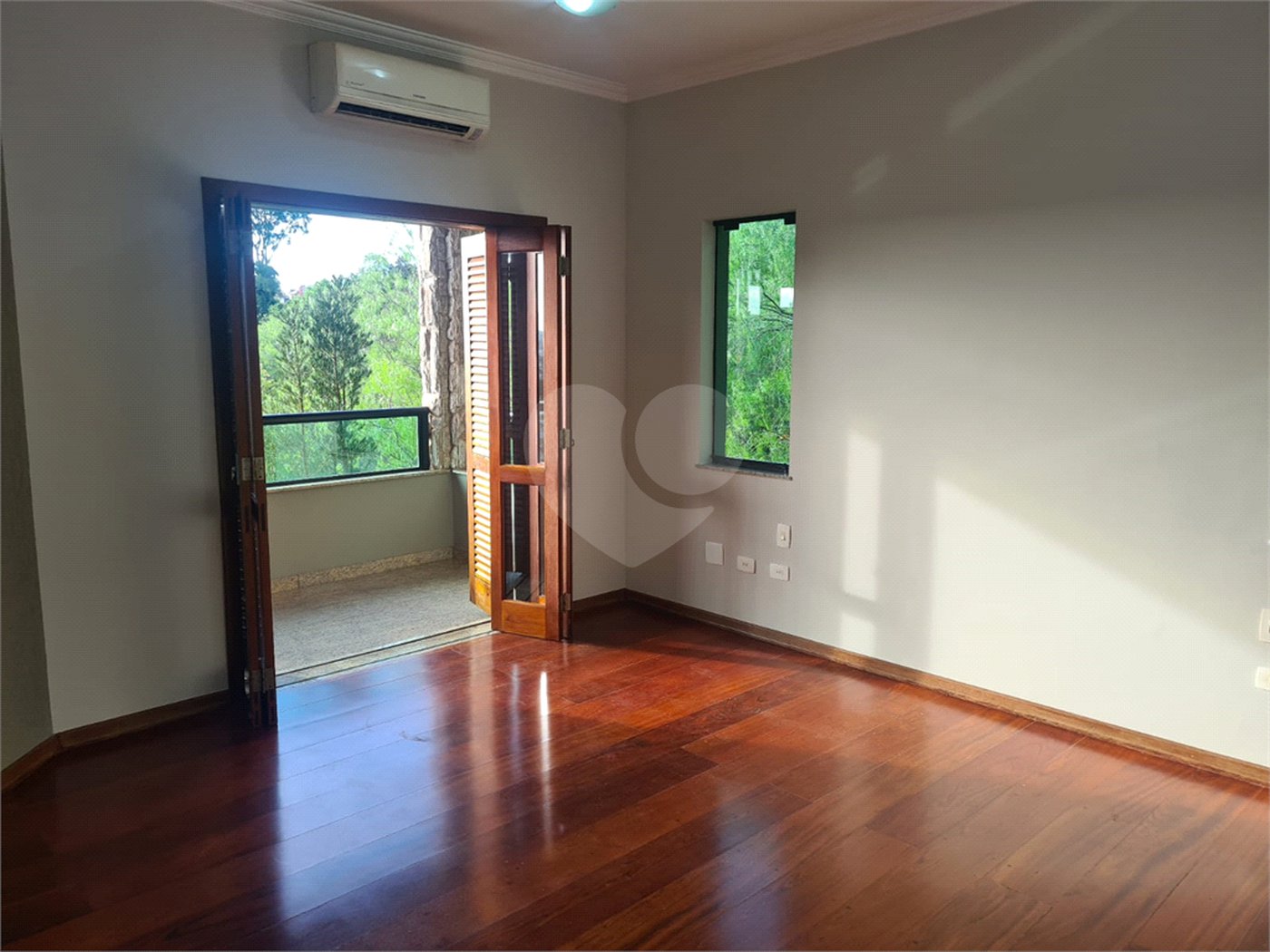 Casa à venda com 4 quartos, sendo 2 suítes, no condomínio Bosque de Grevilea, Vinhedo - SP
