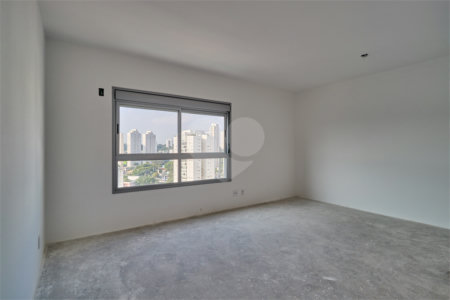 Apartamento à venda com 3 quartos, sendo 1 suíte, em Jardim Marajoara, São Paulo, SP