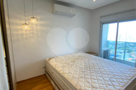 Apartamento à venda com 3 quartos, sendo 1 suíte, em Vila Regente Feijó, São Paulo, SP