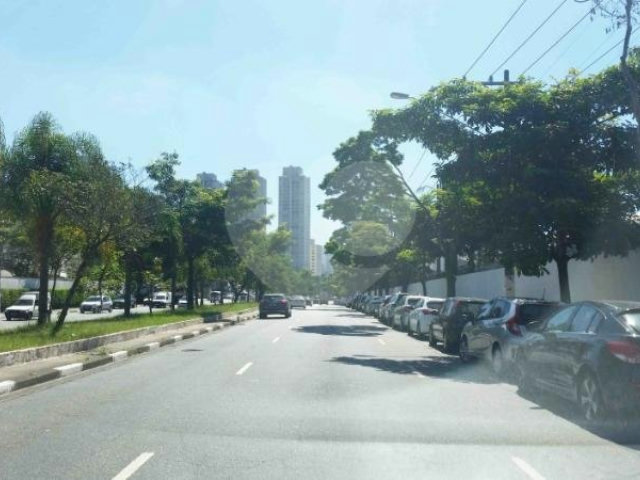 Casa à venda com 4 quartos em Campo Grande, São Paulo, SP