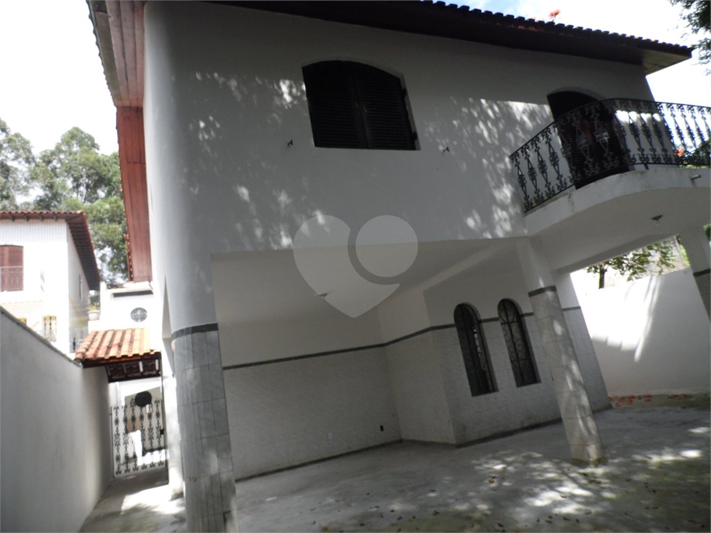 Casa à venda com 5 quartos, sendo 3 suítes, em Vila São Francisco, São Paulo, SP