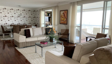 Apartamento à venda com 4 quartos, sendo 3 suítes,  em Vila Andrade, São Paulo, SP