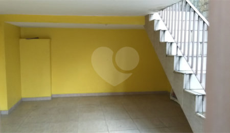 Sobrado à venda com 3 quartos em Vila Irmãos Arnoni, São Paulo, SP