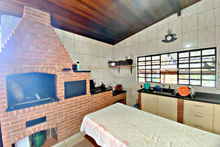 Chácara à venda com 3 quartos, sendo 1 suíte,  em Monterrey, Louveira, SP
