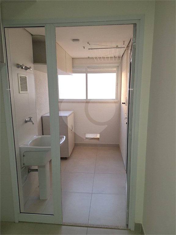 Apartamento à venda com 3 suítes em Vila Anastácio, São Paulo, SP