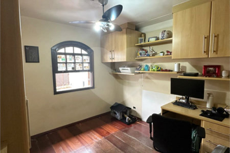 Sobrado à venda com 3 quartos, sendo 1 suíte,  em Jardim Prudência, São Paulo, SP