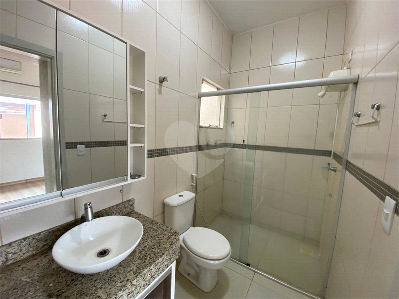 Casa à venda com 3 quartos, sendo 1 suíte,  em Jardim Jamaica, Ponta Porã, MS