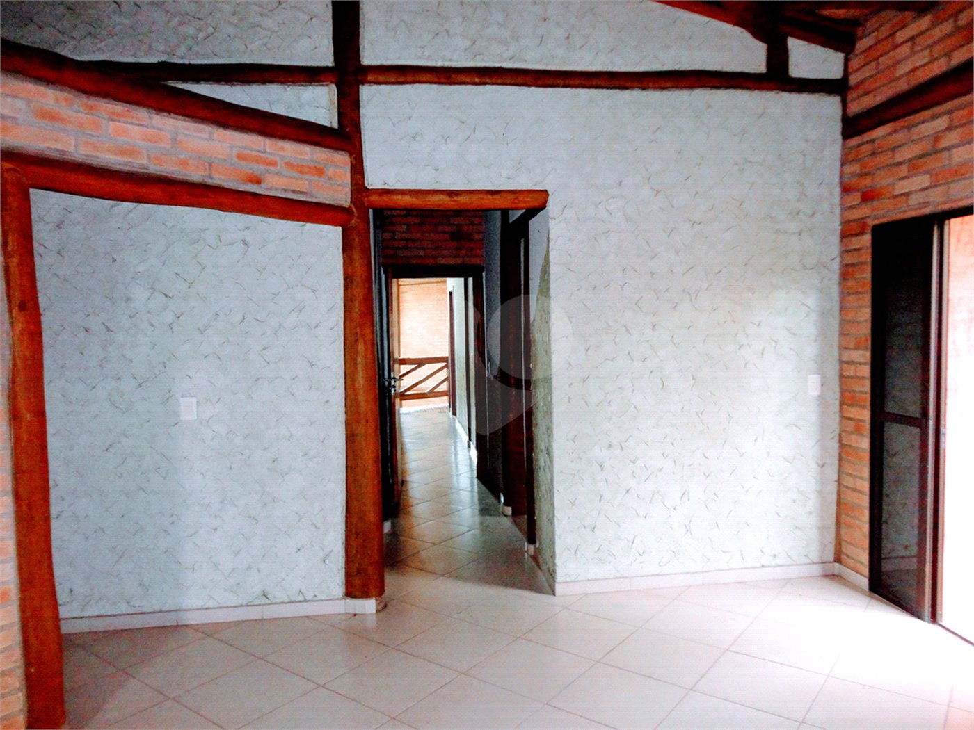 Casa à venda com 4 suítes no condomínio Estância Marambaia, Vinhedo - SP