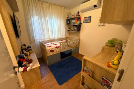 Sobrado à venda com 5 quartos, sendo 3 suítes, em Jardim Franca, São Paulo, SP