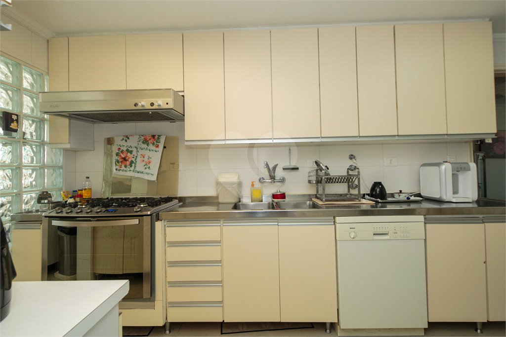 Apartamento à venda com 4 quartos, sendo 1 suíte, em Alto da Boa Vista, São Paulo, SP