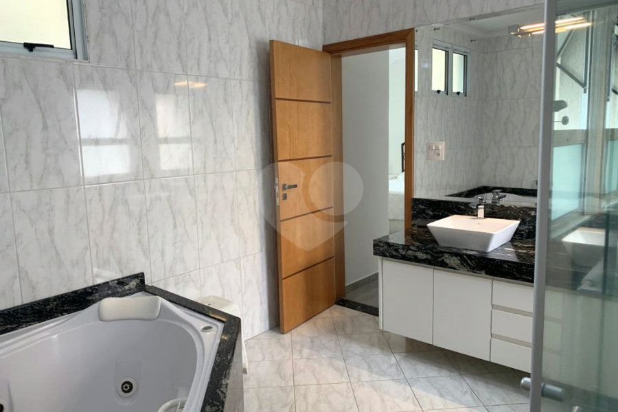 Sobrado à venda com 3 quartos, sendo 2 suítes,  em Tremembé, São Paulo, SP