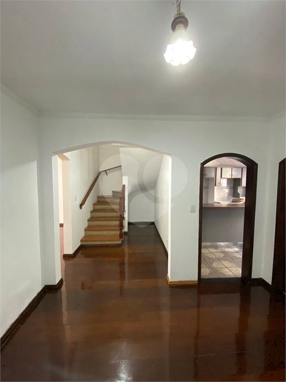 Sobrado à venda com 4 quartos, sendo 1 suíte, em Jardim Medina, Poá, SP