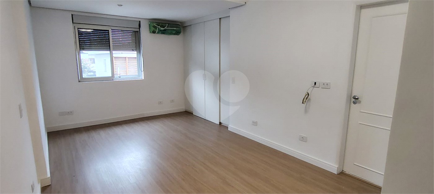 Casa de Vila à venda com 3 quartos, sendo 2 suítes, em Santo Amaro, São Paulo, SP