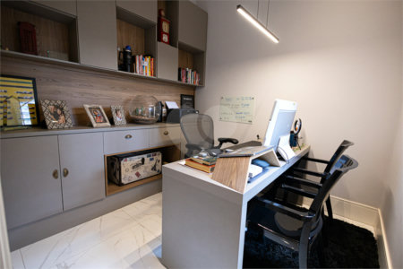 Apartamento à venda com 5 quartos, sendo 4 suítes,  em Parque Reboucas, São Paulo, SP