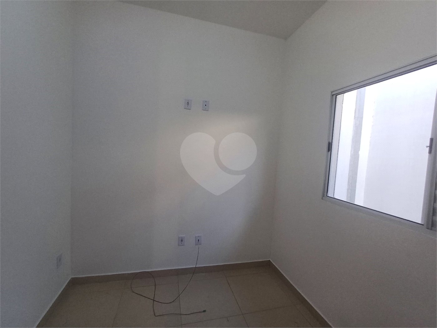 Casa à venda com 3 quartos, sendo 2 suítes, no condomínio Sollaris, Araraquara - SP