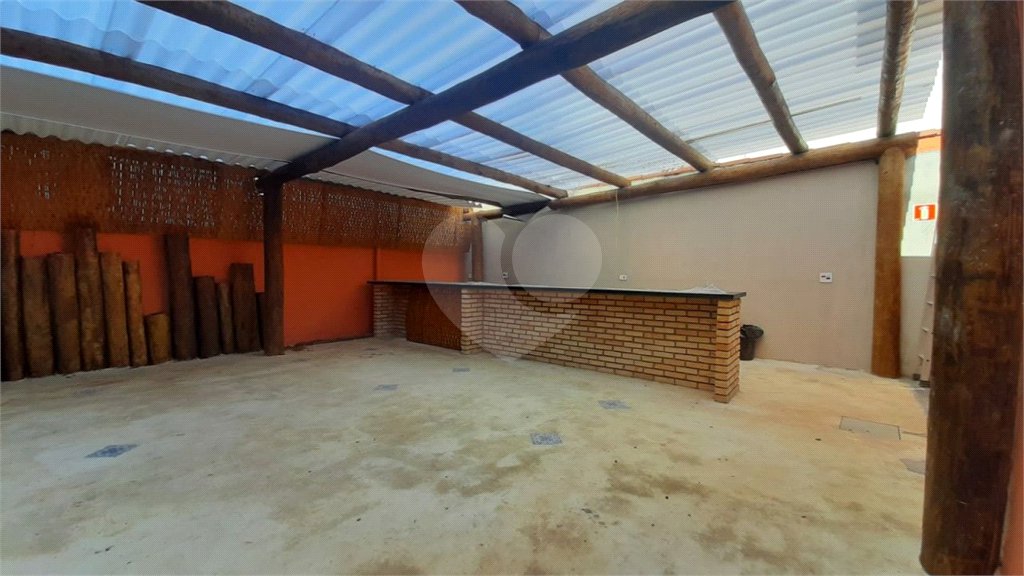 EXCELENTE CASA COMERCIAL EM ESQUINA, OPORTUNA E MAIS QUE ESPECIAL. Venha Conferir.