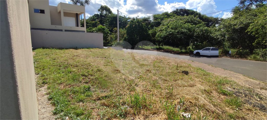 Terreno à Venda em São Carlos, no bairro Parque dos Flamboyants