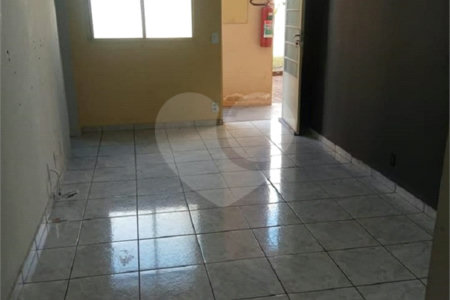 Apartamento no Condomínio Residencial Jardim das Torres.