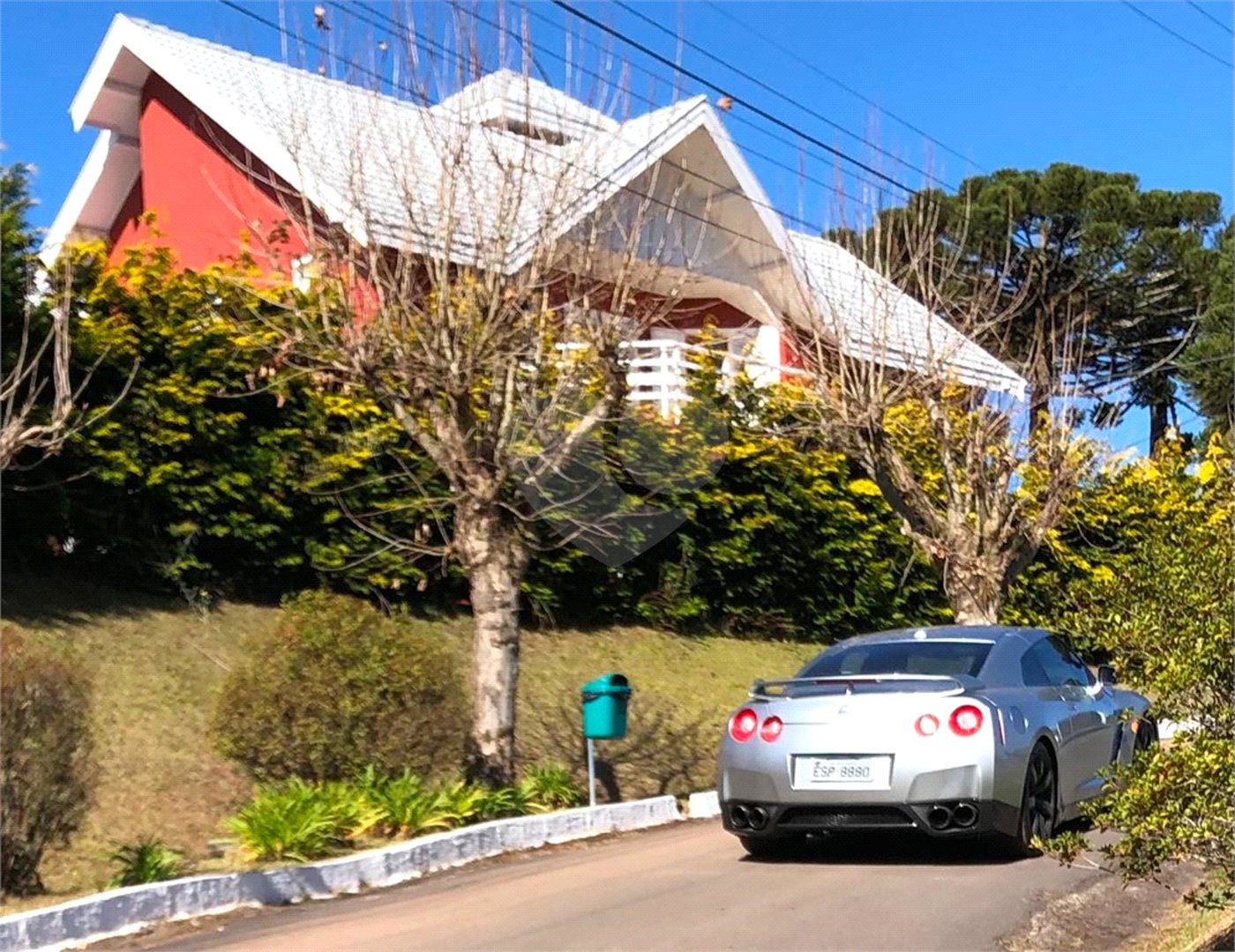 Casa à venda com 3 suítes no condomínio Vila Austríaca, Campos do Jordão - SP