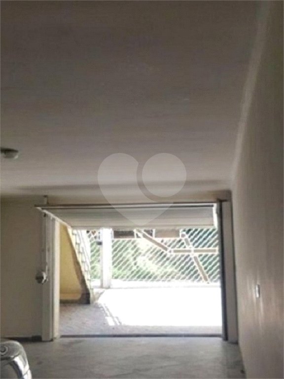 Sobrado à venda com 4 quartos, sendo 3 suítes, em Vila Irmãos Arnoni, São Paulo, SP