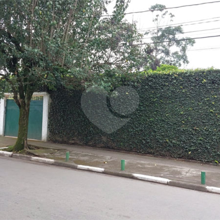 Casa à venda ou para alugar com 6 quartos, sendo 2 suítes, em Parque São George, Cotia, SP