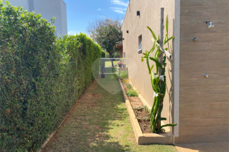 Casa à venda com 4 quartos, sendo 3 suítes, no condomínio Primavera, Salto - SP