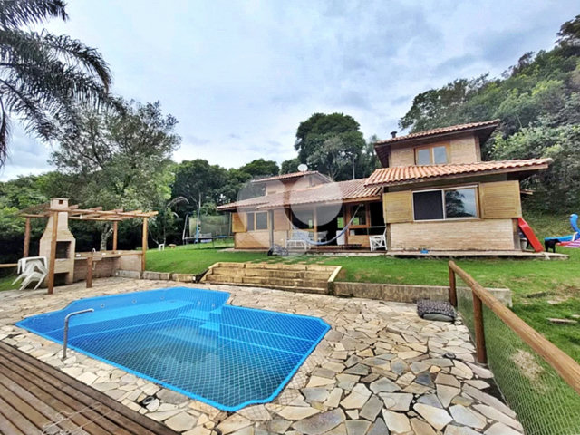 Casa à venda com 3 quartos, sendo 1 suíte,  em Serra da Cantareira, Mairiporã, SP
