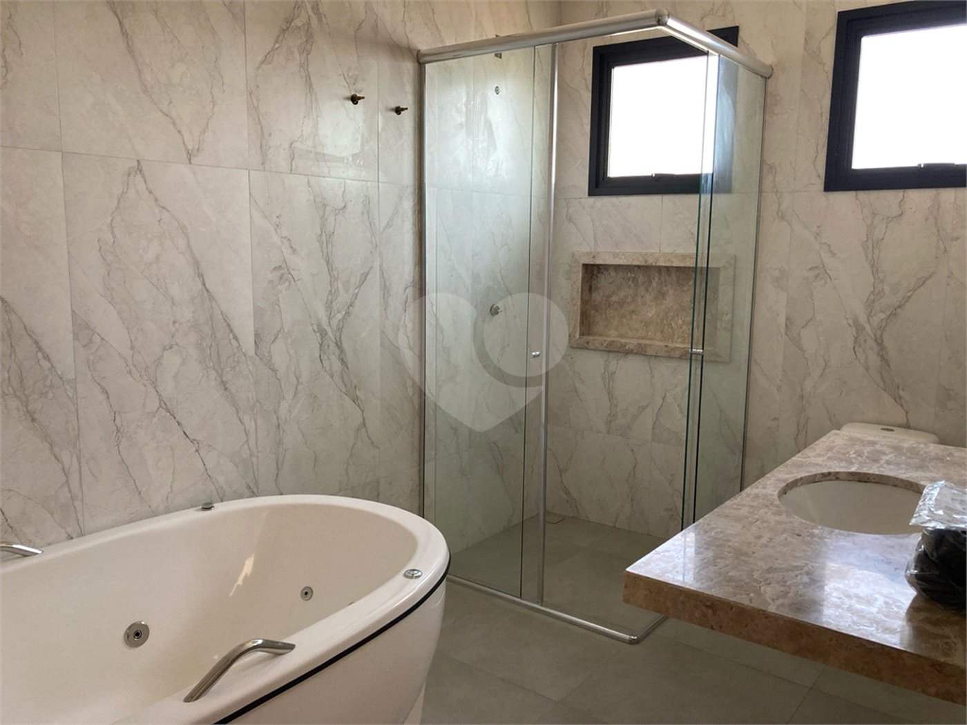 Casa à venda com 4 quartos, sendo 3 suítes,  no condomínio Reserva Granja Anita, Mogi das Cruzes - SP