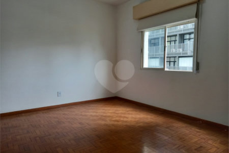 Apartamento à venda com 3 quartos, sendo 1 suíte, em Pinheiros, São Paulo, SP
