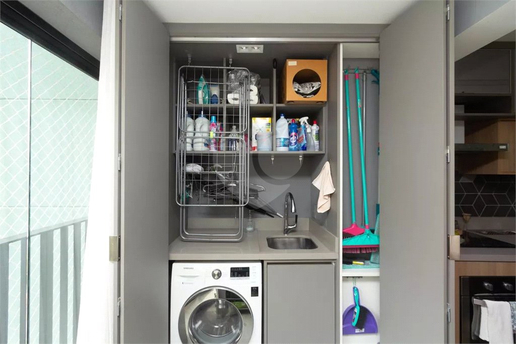 Apartamento à venda com 3 quartos, sendo 1 suíte,  em Vila Olímpia, São Paulo, SP
