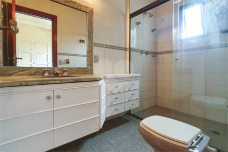 Casa à venda com 4 quartos, sendo 3 suítes,  no condomínio Vila das Flores, São Paulo - SP