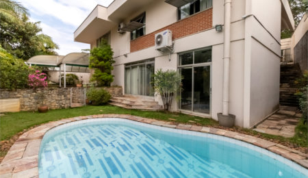 Casa à venda com 4 quartos, sendo 1 suíte,  em Jardim Marajoara, São Paulo, SP
