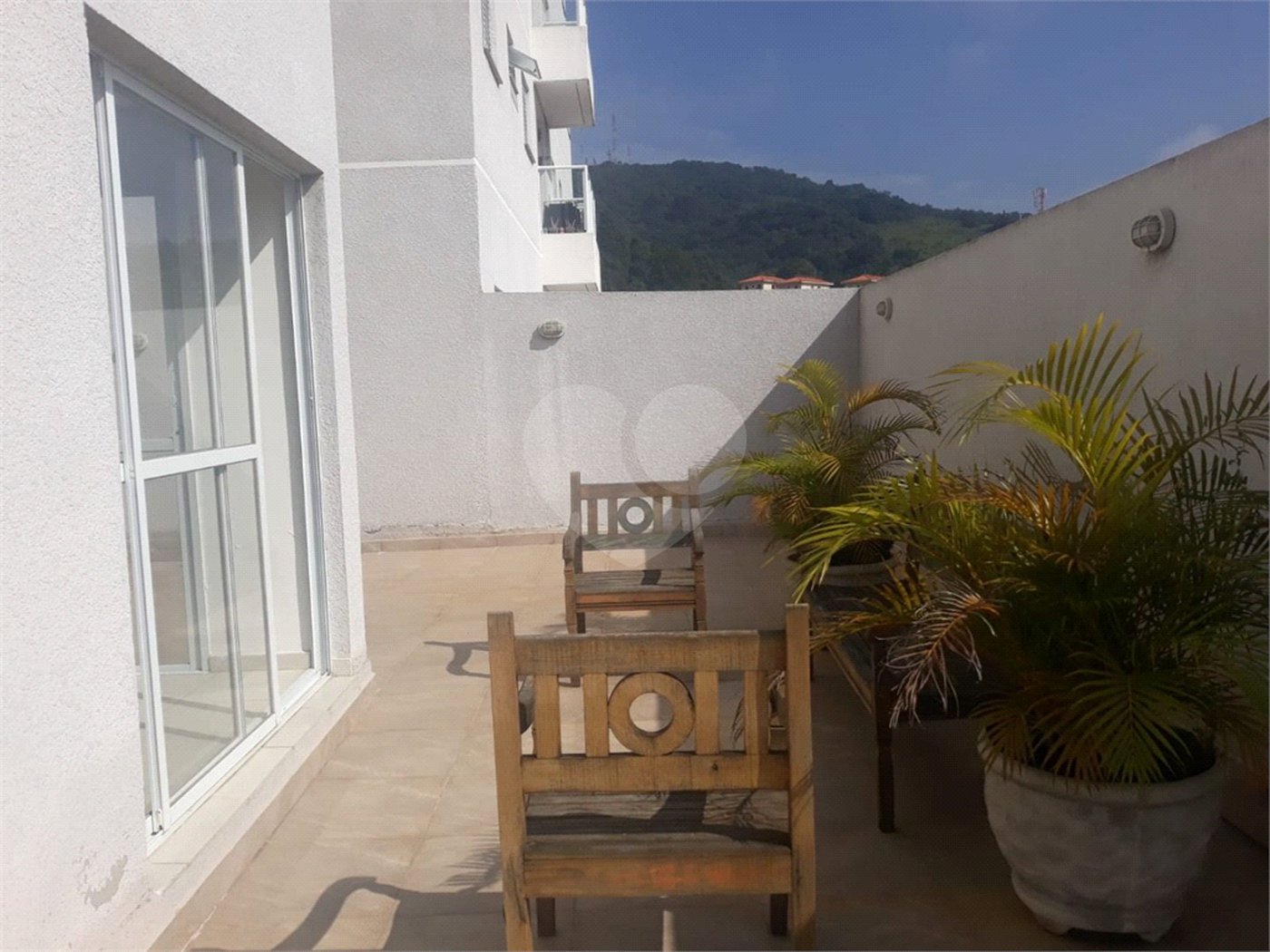 Apartamento à venda ou para alugar com 2 quartos, sendo 1 suíte,  em Vila Santa Isabel, São Roque, SP