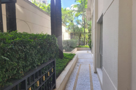Apartamento à venda com 3 quartos, sendo 2 suítes, em Vila Uberabinha, São Paulo, SP