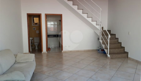 Casa à venda com 3 quartos, sendo 1 suíte, no condomínio Saude, São Paulo - SP