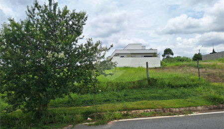 Terreno à venda com 1 suíte em Pinheirinho, Vinhedo, SP
