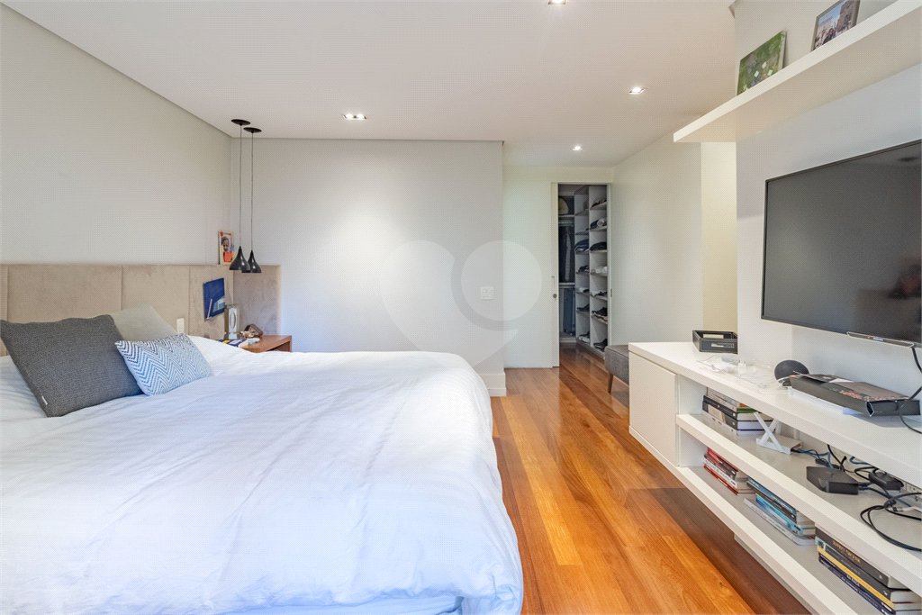 Apartamento à venda com 4 quartos, sendo 3 suítes, em Santa Cecília, São Paulo, SP