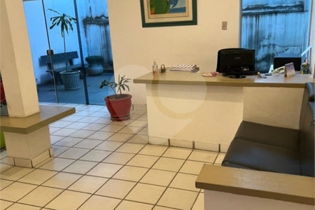 Sobrado à venda ou para alugar com 2 suítes em Itaim Bibi, São Paulo, SP