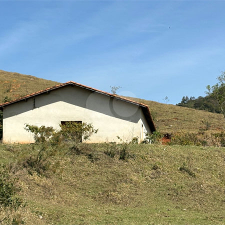 Sítio à venda com 3 suítes em Bairro do Cambará, São Roque, SP