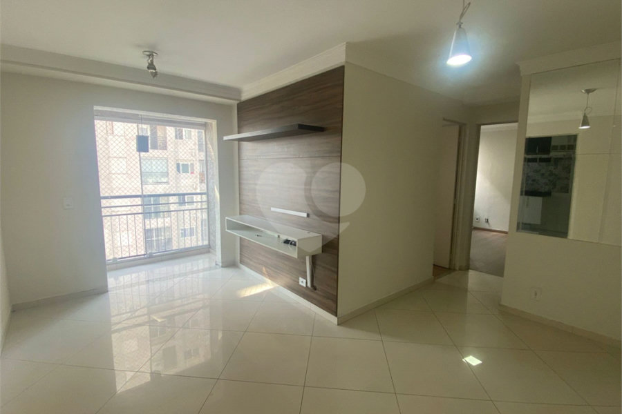 Apartamento à venda com 2 quartos, sendo 1 suíte, em Parque Maria Domitila, São Paulo, SP
