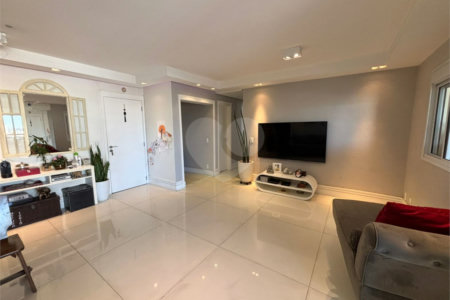 Apartamento à venda com 3 quartos, sendo 1 suíte,  em Santo Amaro, São Paulo, SP