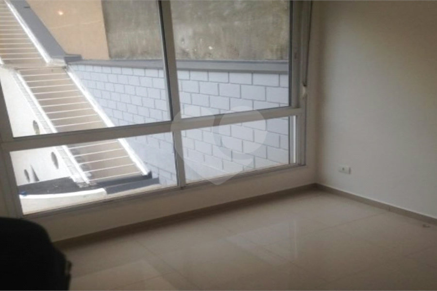 Casa à venda com 3 quartos, sendo 1 suíte,  no condomínio Residencial Vegas, São Paulo - SP