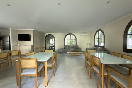 Apartamento à venda com 3 quartos, sendo 1 suíte,  em Vila Uberabinha, São Paulo, SP