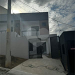 Casa à venda com 2 suítes no condomínio Residencial Camila, Rio de Janeiro - RJ