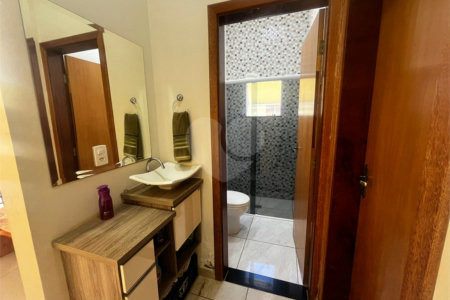Casa à venda com 4 quartos, sendo 2 suítes, em Vila Nastri, Itapetininga, SP