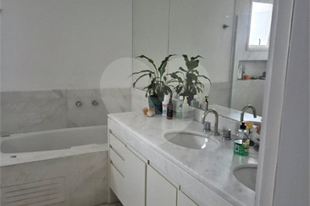 Apartamento à venda com 4 suítes em Jardim Taquaral, São Paulo, SP