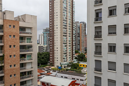 Apartamento à venda com 3 quartos, sendo 1 suíte, em Jardim das Acácias, São Paulo, SP