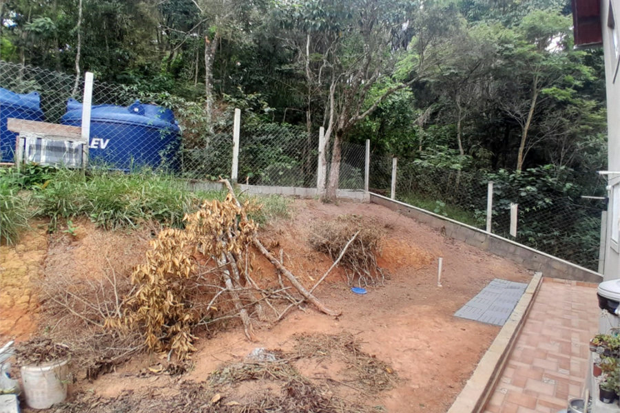 Sobrado à venda com 3 quartos, sendo 1 suíte, em Serra da Cantareira, Mairiporã, SP