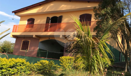 Casa à venda com 5 quartos, sendo 1 suíte,  em Chácaras Bom Tempo, Franco da Rocha, SP